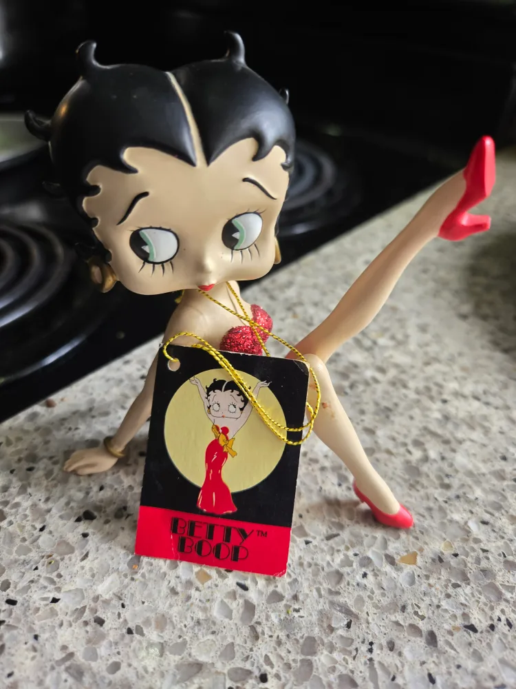 Betty Boop Figurine thumbnail
