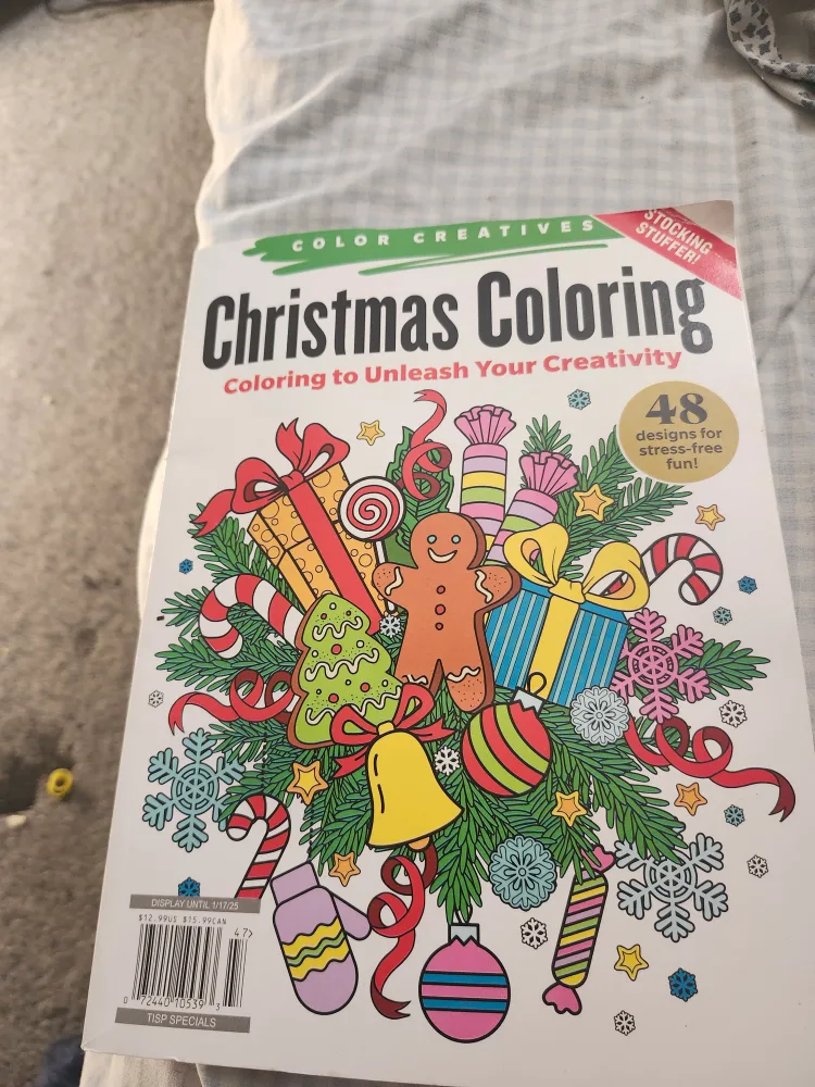 Color Creatives Christmas Coloring Book & Studio Colour Pencils thumbnail