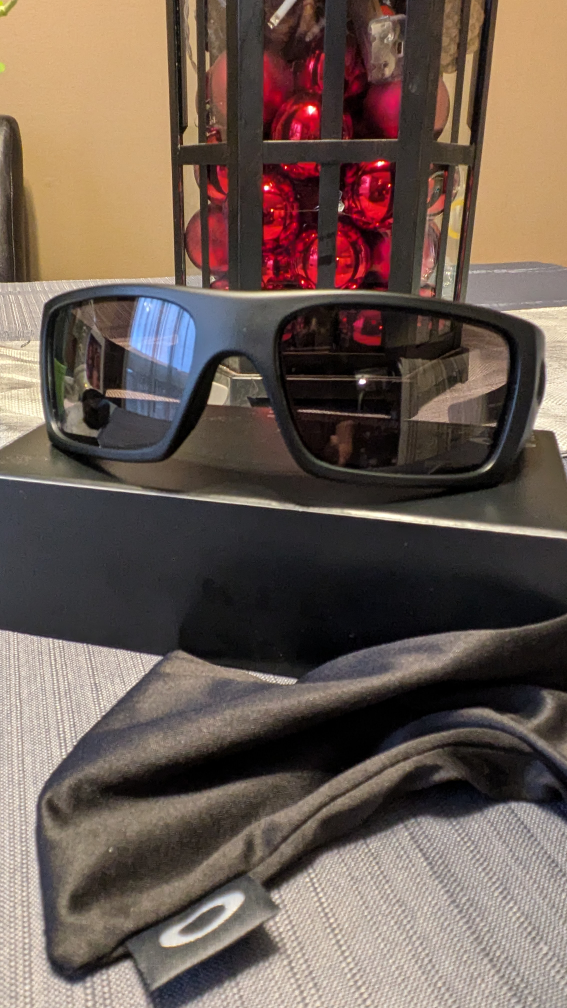Oakley Sunglasses w/ Case 009253-2061