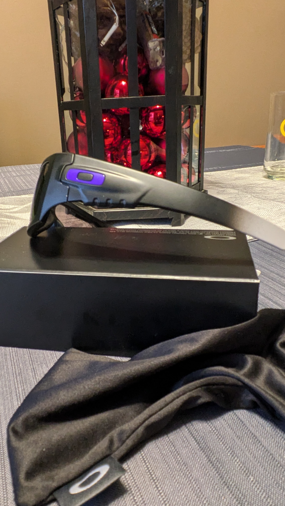 Oakley Sunglasses w/ Case 009253-2061 - photo 3