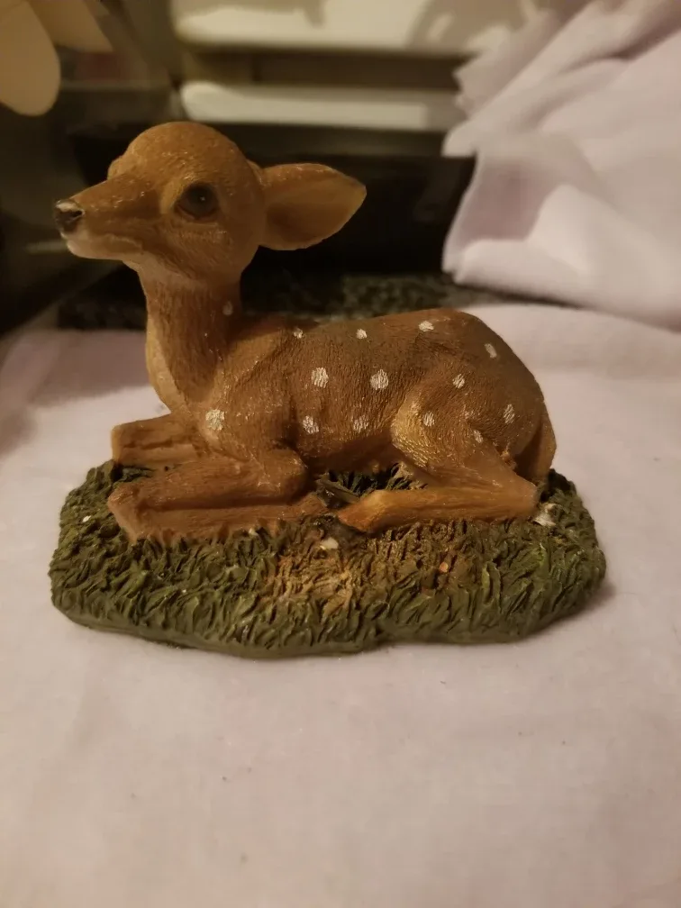 Deer Figurine thumbnail