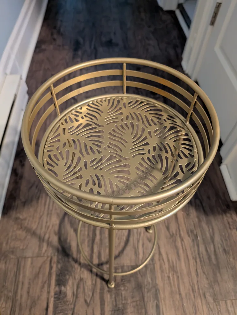 Gold Metal Plant Stand image indicator(2)