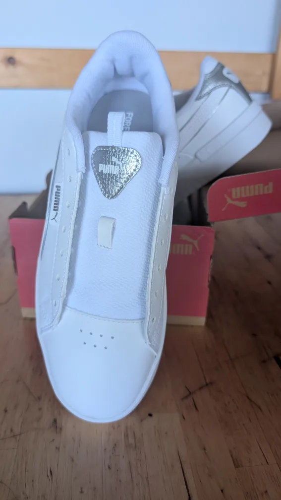 Boxed Brand New Never Worn size 8.5 Puma Tennis Runners image indicator(4)