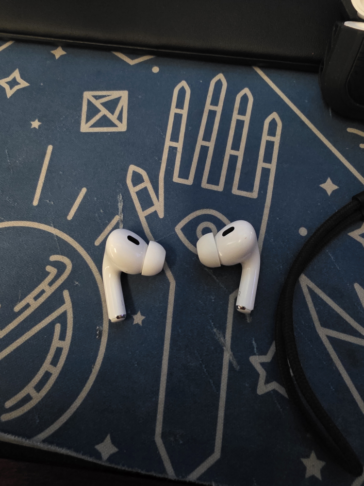 Apple AirPods Pro gen 2 - photo 2