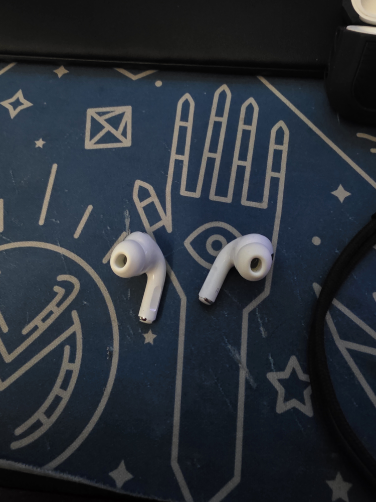 Apple AirPods Pro gen 2 - photo 3
