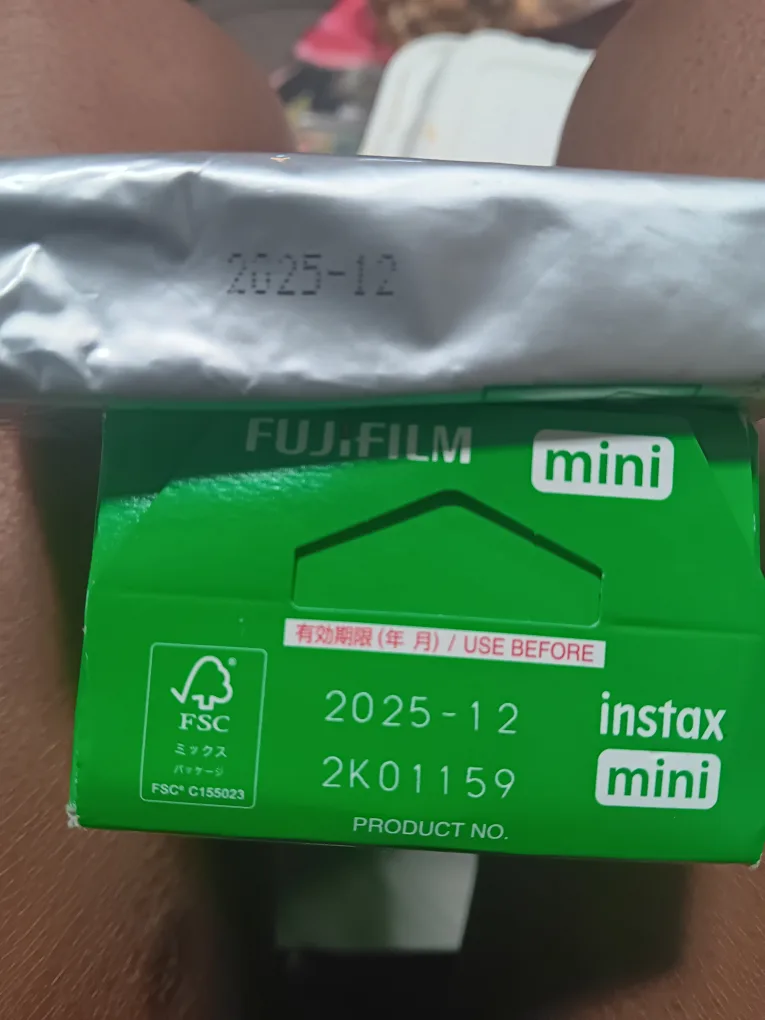 Fujifilm Instax Mini 12 - 2 cases of film included [40 pics] image indicator(6)