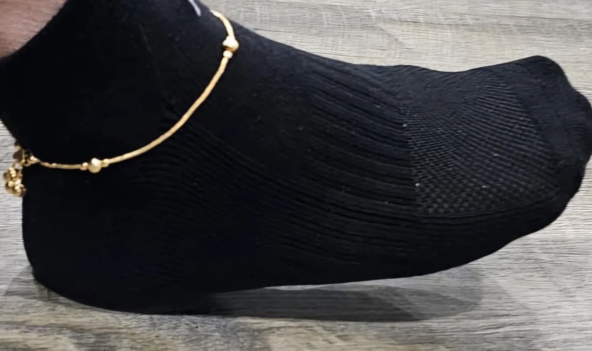BNWOT Gold  plated Anklet with Bells thumbnail