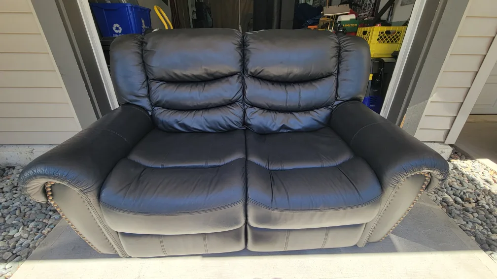 Black Leather Recliner Loveseat (FREE DELIVERY) thumbnail