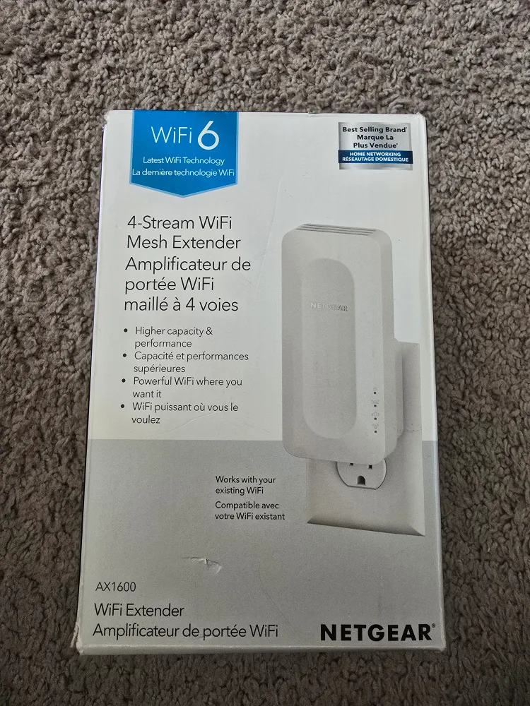 NETGEAR AX1600 4-Stream WiFi Mesh Extender (EAX12) thumbnail