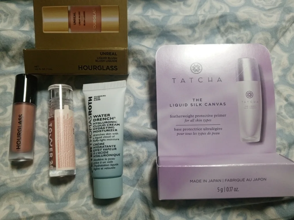 Mixed Beauty Lot: Hourglass, Tatcha, Laneige & More! image indicator(4)