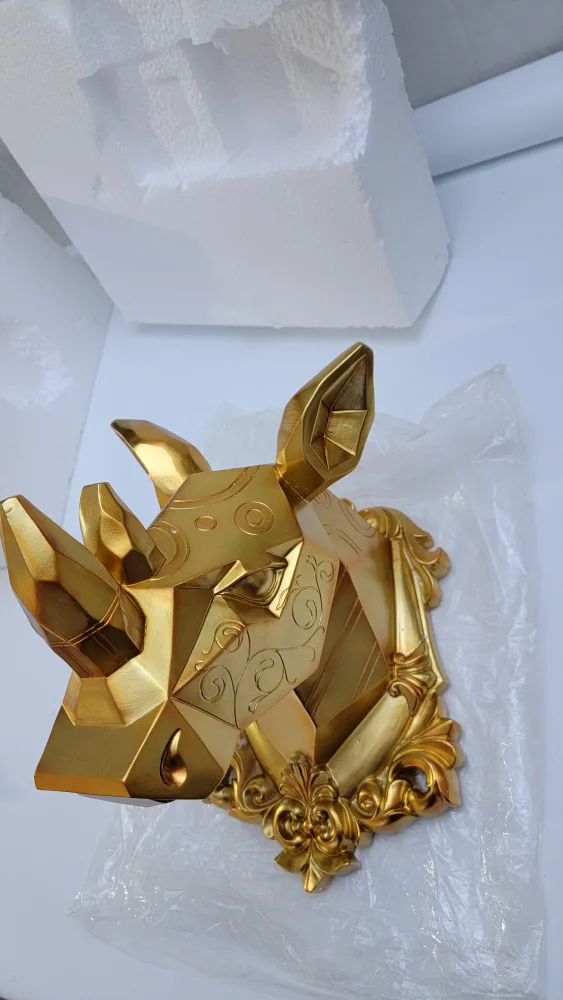 3D Gold Rhino Head Wall Art – Resin Animal Sculpture | Geometric image indicator(3)