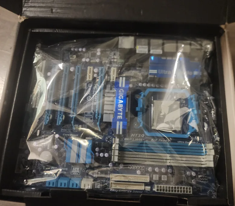 Gigabyte 990FXA-D3 Motherboard image indicator(3)