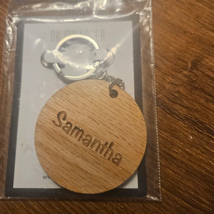 Samantha  wood curved  key chain image indicator(2)