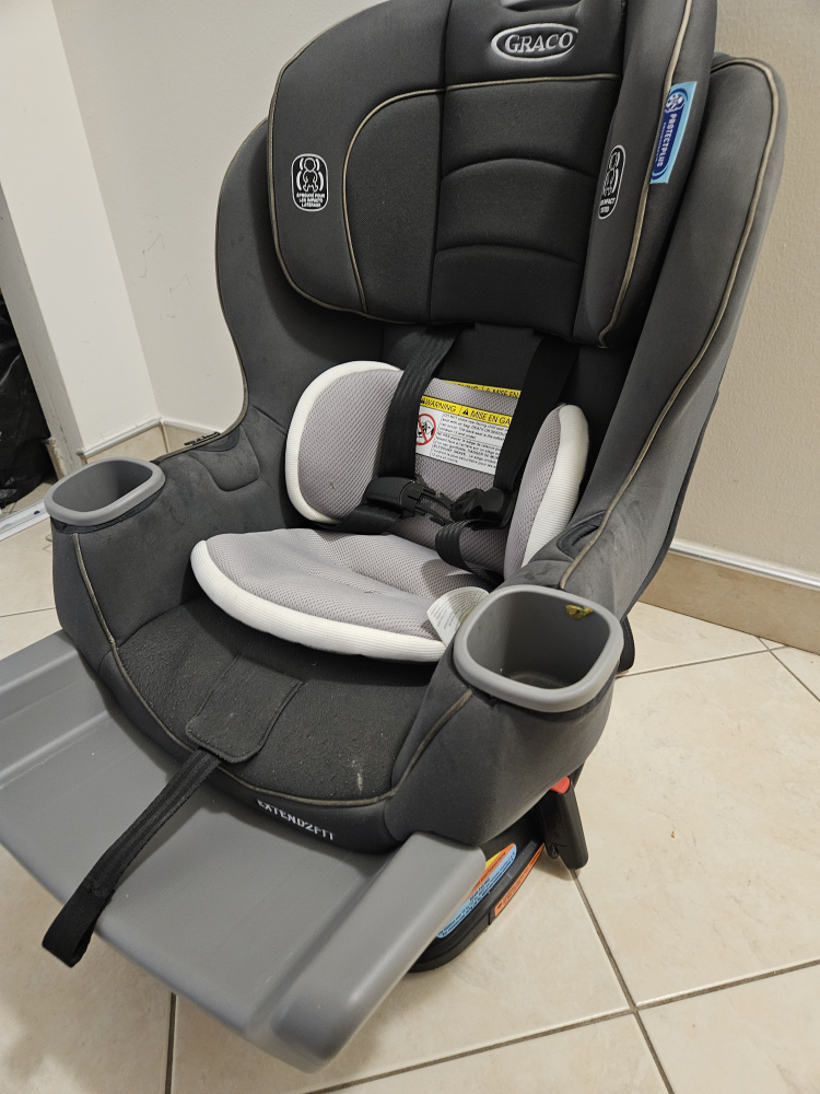 Graco Extend2Fit Convertible Car Seat