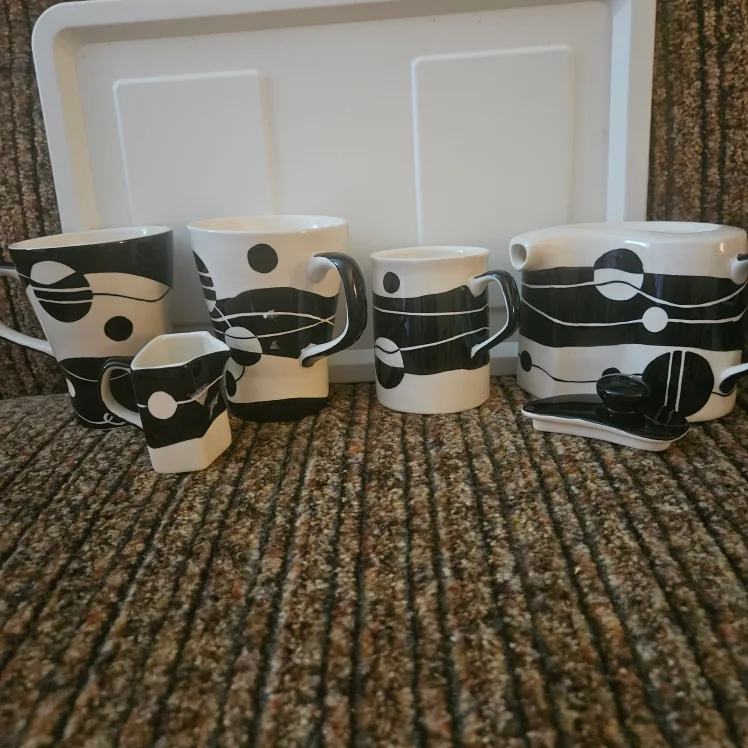 VTG HuesNBrews Retro Abstract  Tee/Coffee Set thumbnail