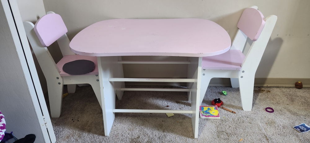 Kids Pink & White Table with 2 Chairs - photo 2
