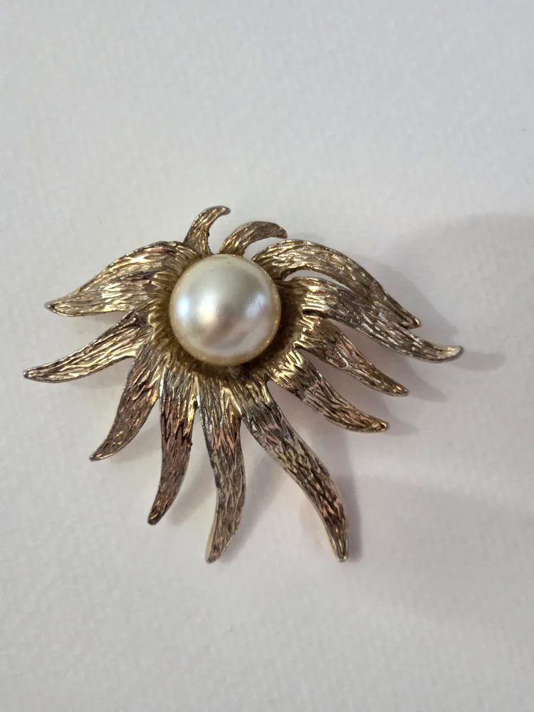 Vintage Gold Tone Sunburst Faux Pearl Brooch thumbnail