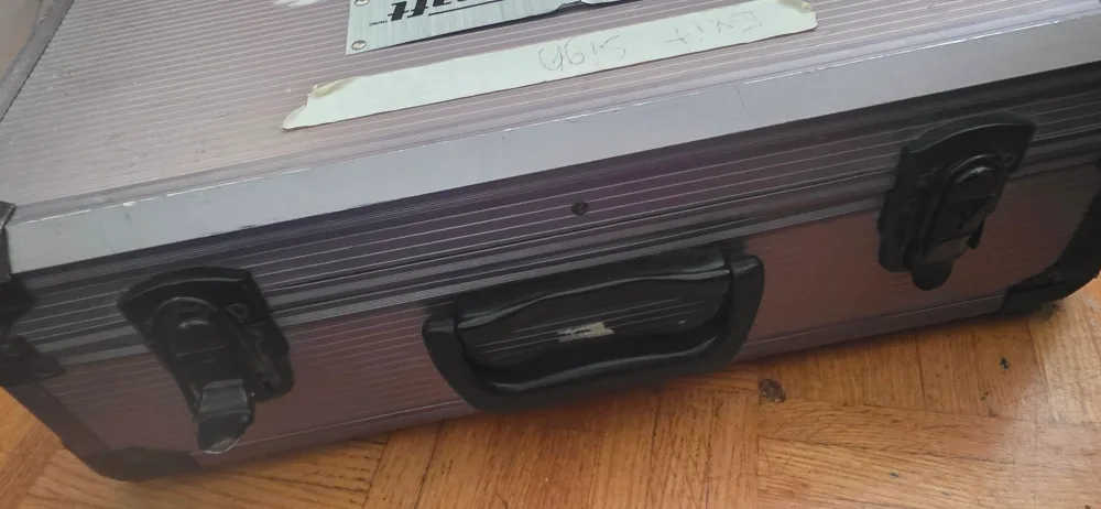 Mastercraft Aluminum Case 18x13x6" image indicator(3)