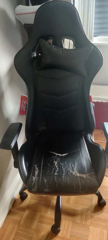 Office desk and Gaming Chair image indicator(3)