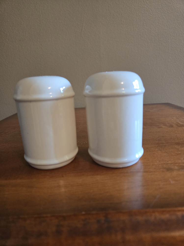 Salt and Pepper Shakers - photo 2