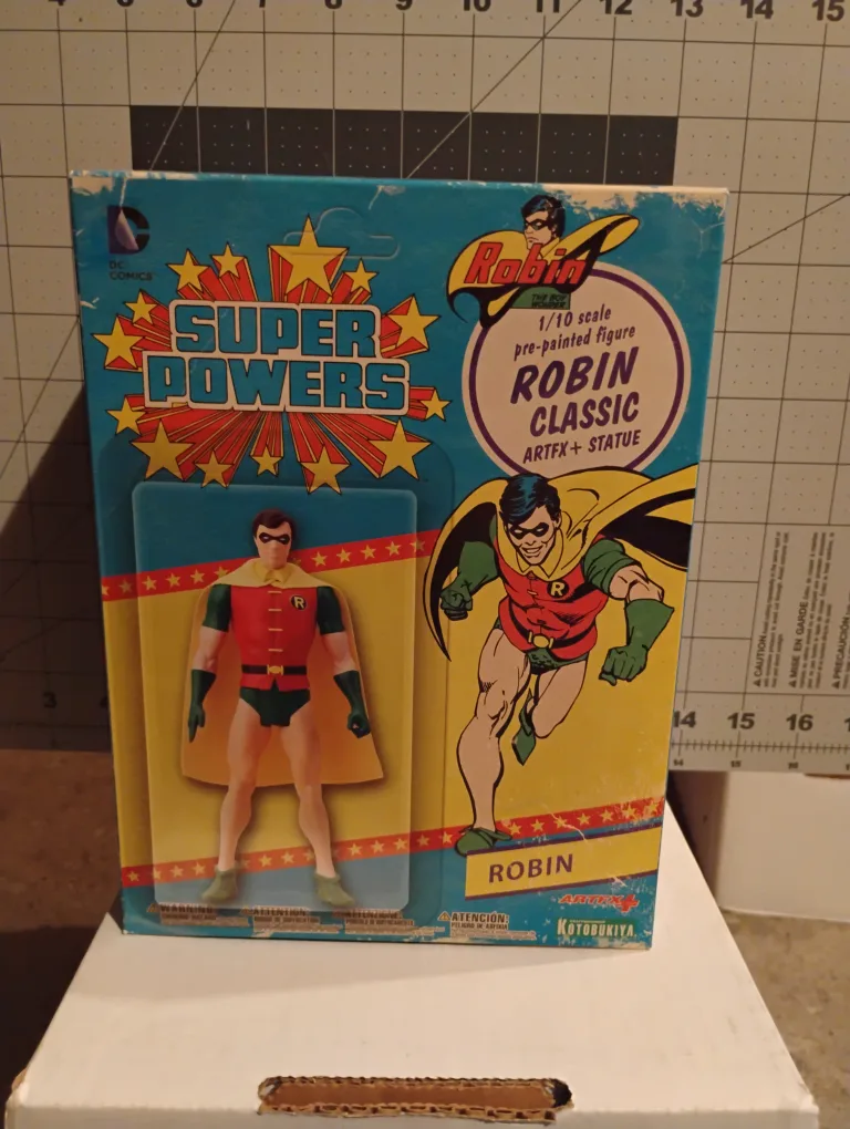 Kotobukiya Artfx+Statue Super Powers Robin 1/10 New & Sealed thumbnail