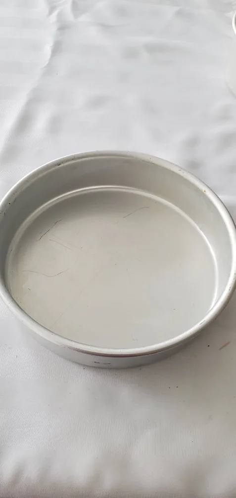 Wilton Round Cake Pan - Baking Essential thumbnail