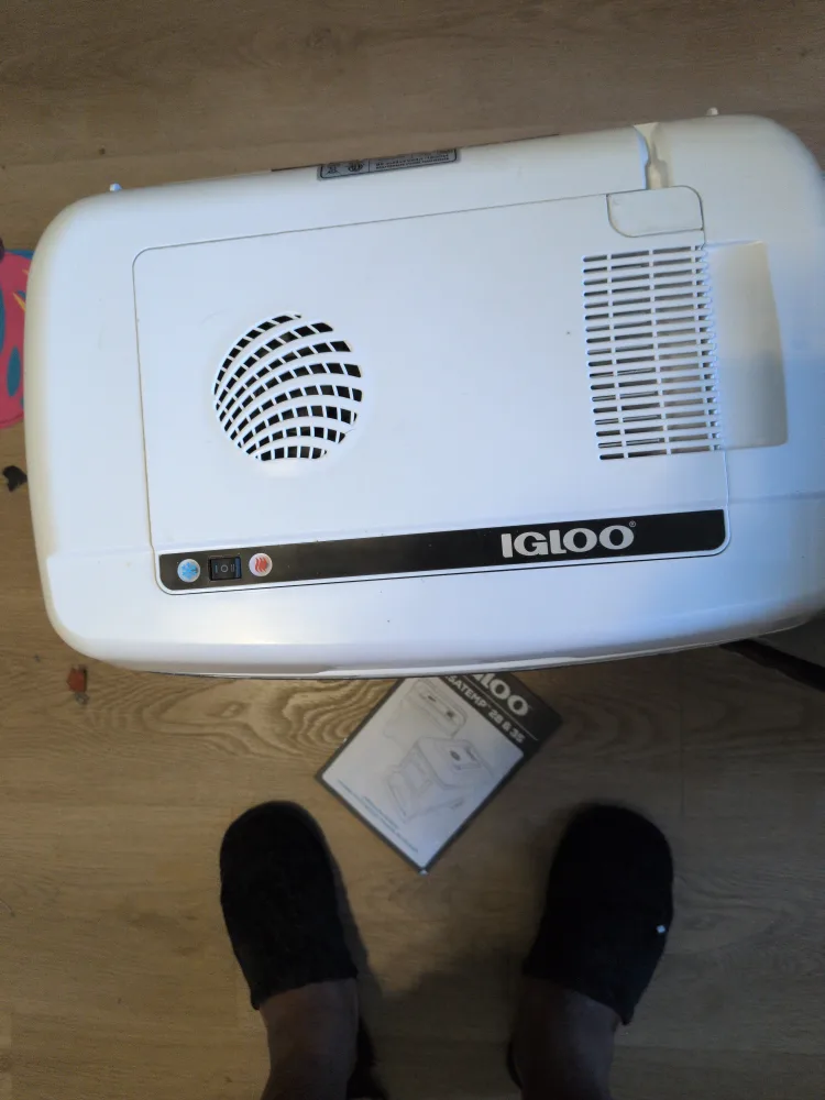 Igloo Versatemp 28 Thermoelectric Travel Cooler image indicator(2)