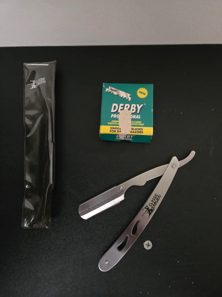 Classic Samurai Straight Edge Razor with Derby Blades image indicator(2)