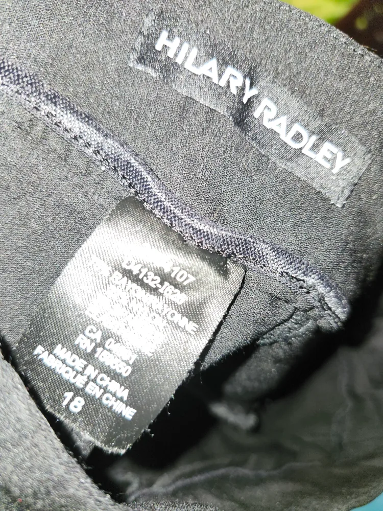 Hilary Radley Black Shorts - Size 18 thumbnail