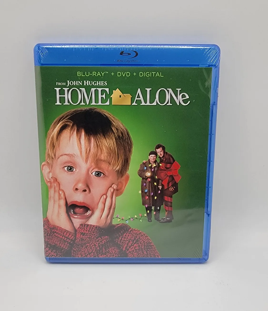 Home Alone Blu-ray DVD + Digital | Sealed | Bonus, Bilingual image indicator(2)