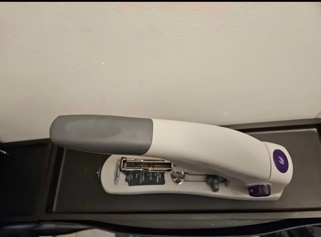 Swingline LightTouch Heavy Duty Stapler - photo 3