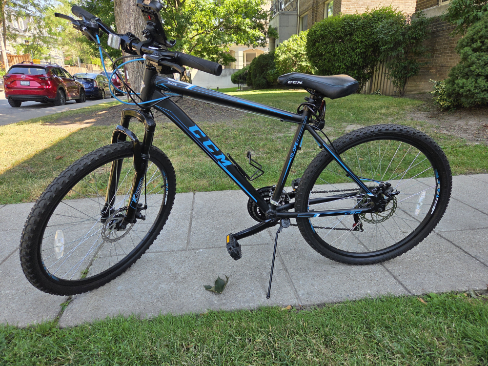 CCM Slope Mountain Bike - Black & Blue
