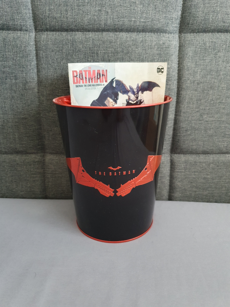 *New* The Batman 2022 Metal Popcorn Bucket With Free Comic - photo 2