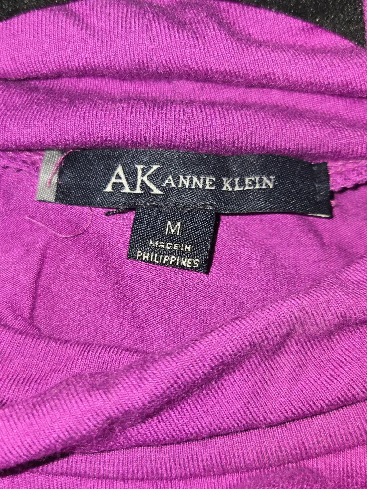 NEW with Tags Women's Tops, shirts ,t-shirts , mix sizes image indicator(5)