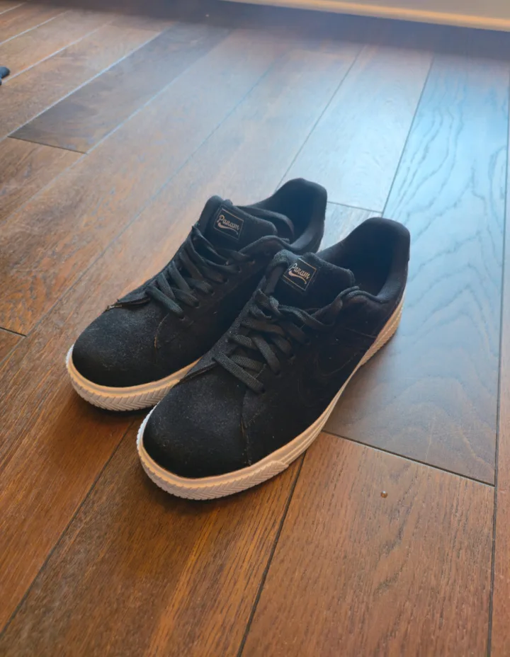 Panam Black Sneakers – Size 9 thumbnail