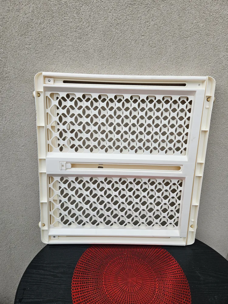 Safety 1st Baby Gate thumbnail