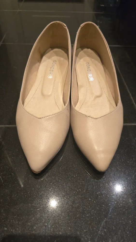 Genuine Leather Pumps Size 39 (fit 38.5) thumbnail