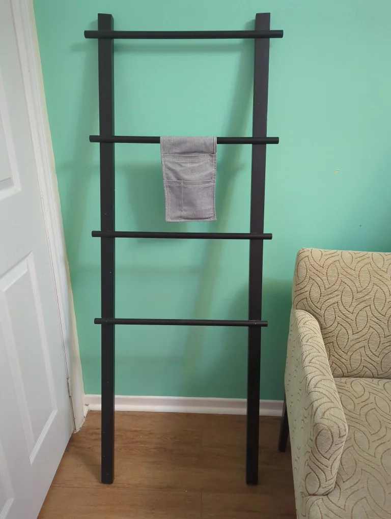 Black Towel Ladder thumbnail
