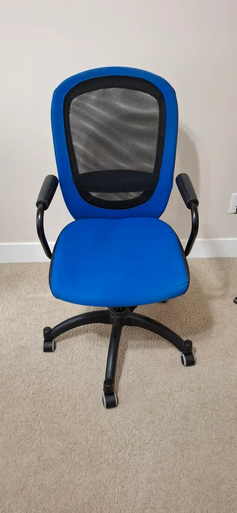 Ikea office chair thumbnail