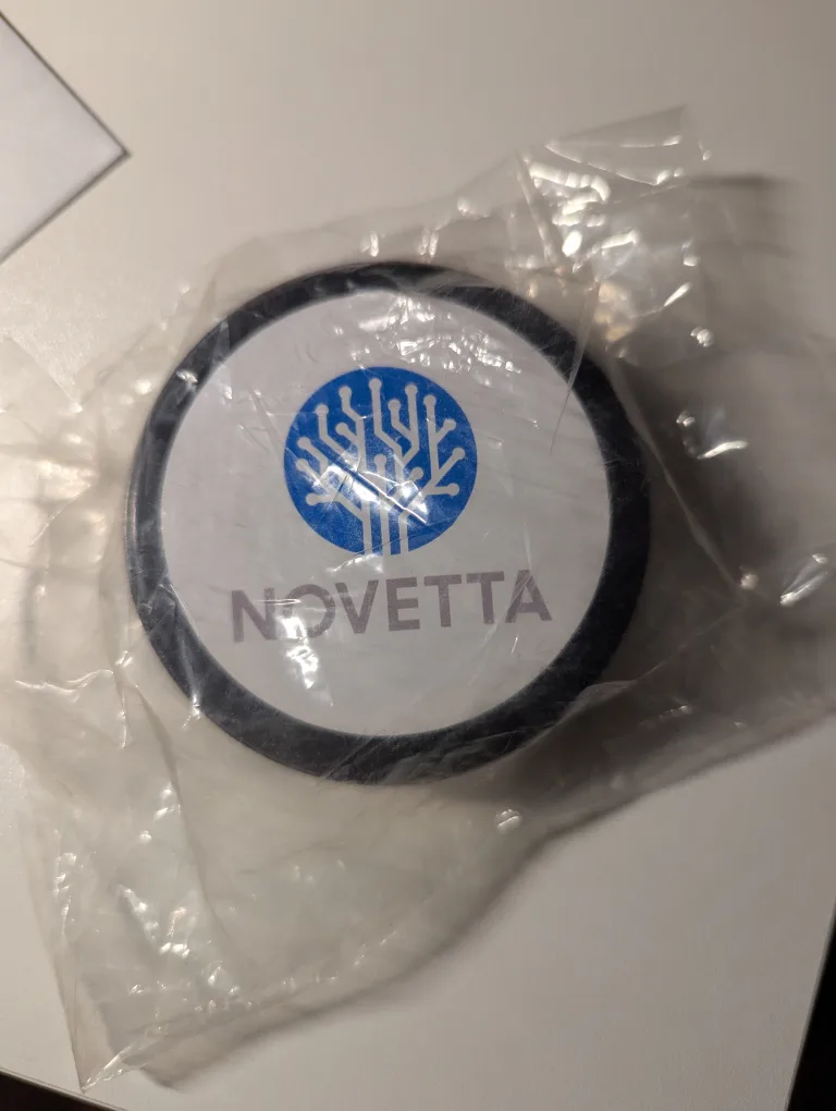 Branded hockey puck image indicator(2)