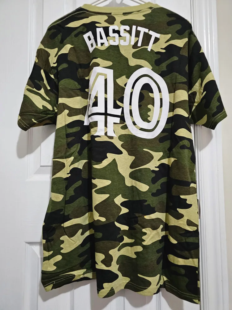 Blue Jays Camo T-Shirt, Bassitt #40, Size XL image indicator(2)