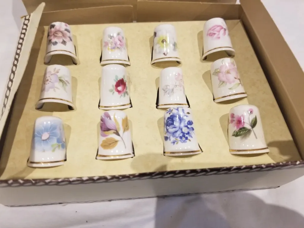 The Thimble Box Collector's Thimbles Set thumbnail