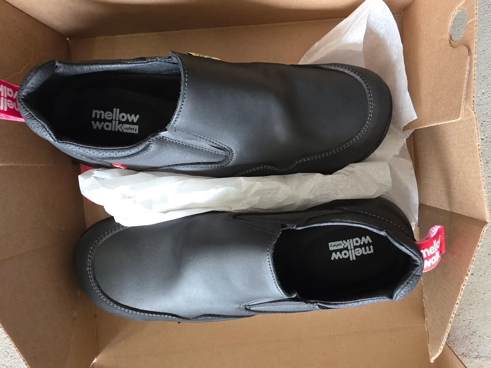 Mellow Walk Safety Shoes - Black, Size 8 EE image indicator(2)