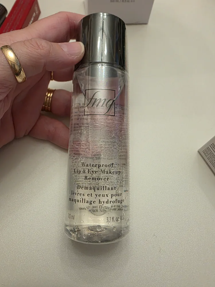 BNIP waterproof lip and eye makeup remover thumbnail