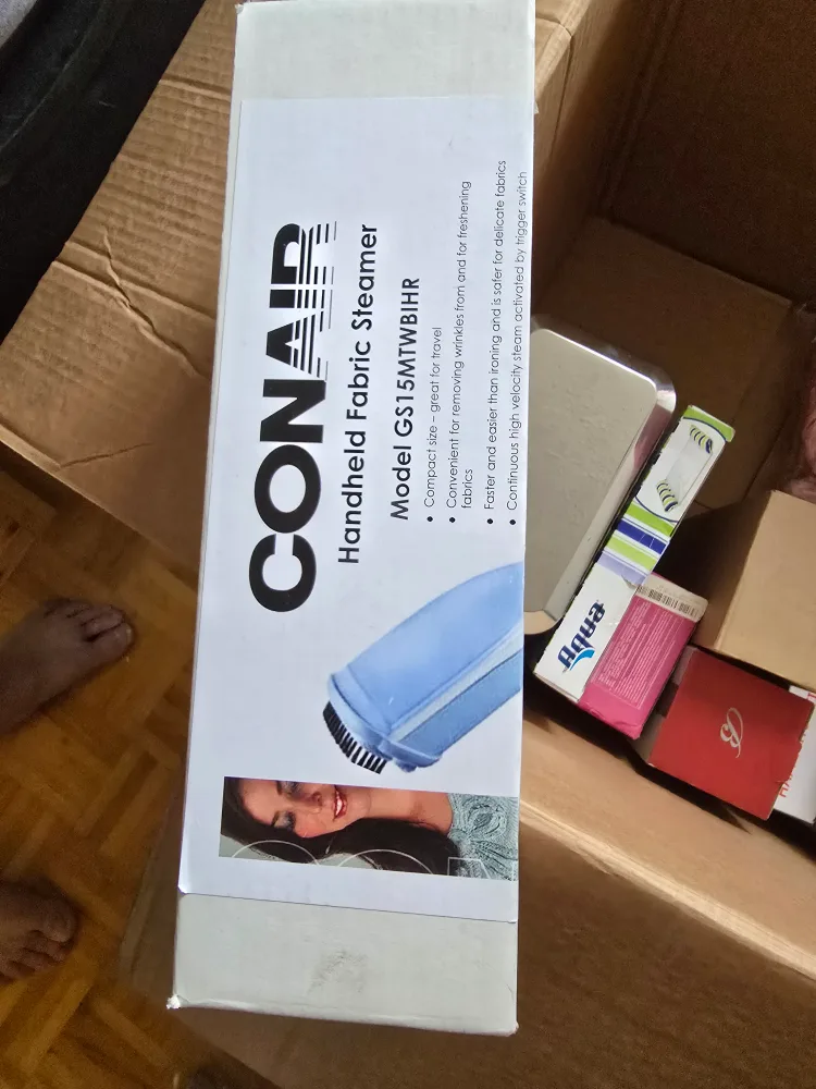 CONAIR Handheld Fabric Steamer - New in Box! thumbnail