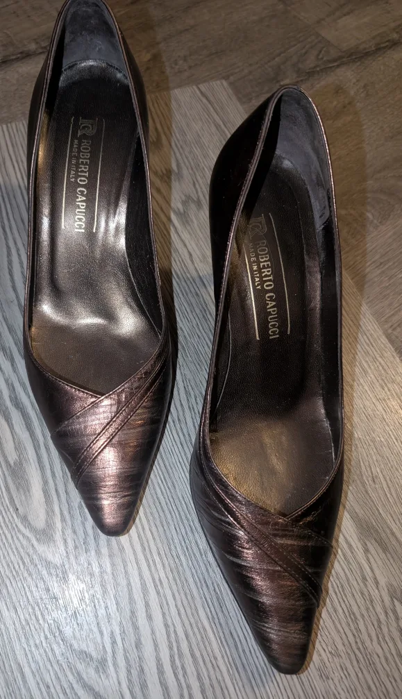 👠Roberto Capucci Bronze Heels👠 image indicator(2)