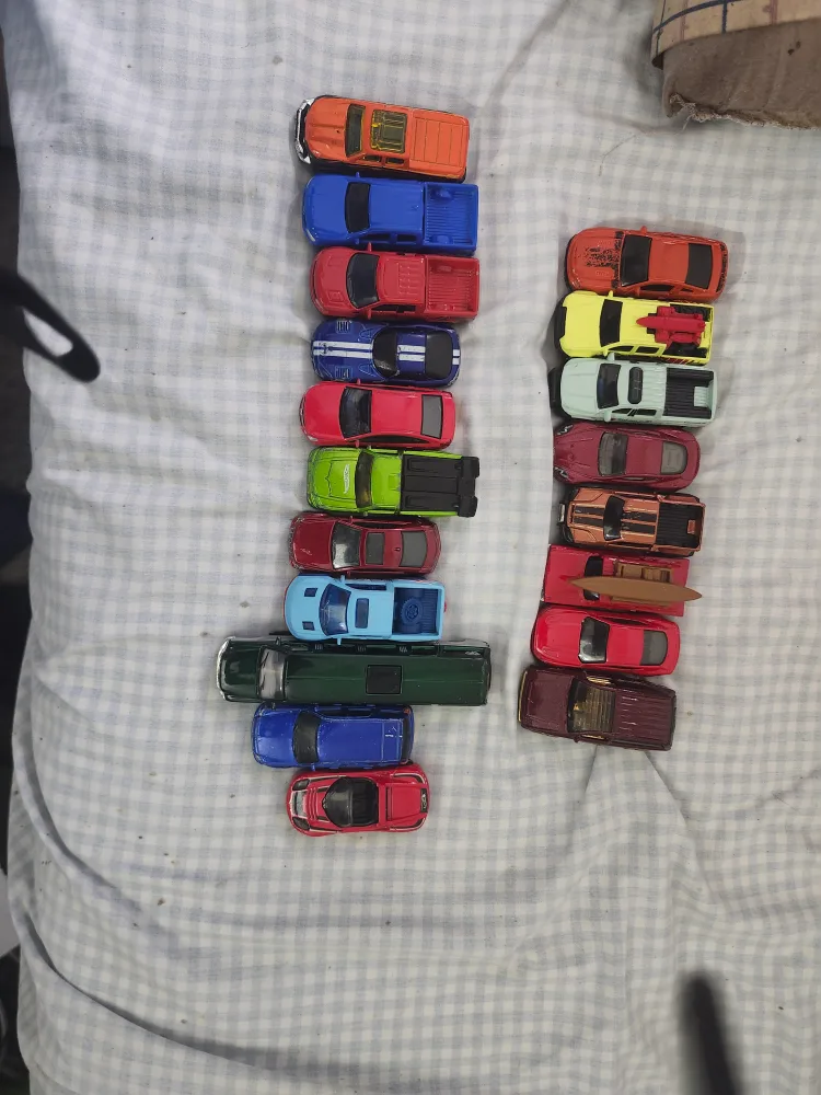 Lot of Diecast Toy Cars thumbnail