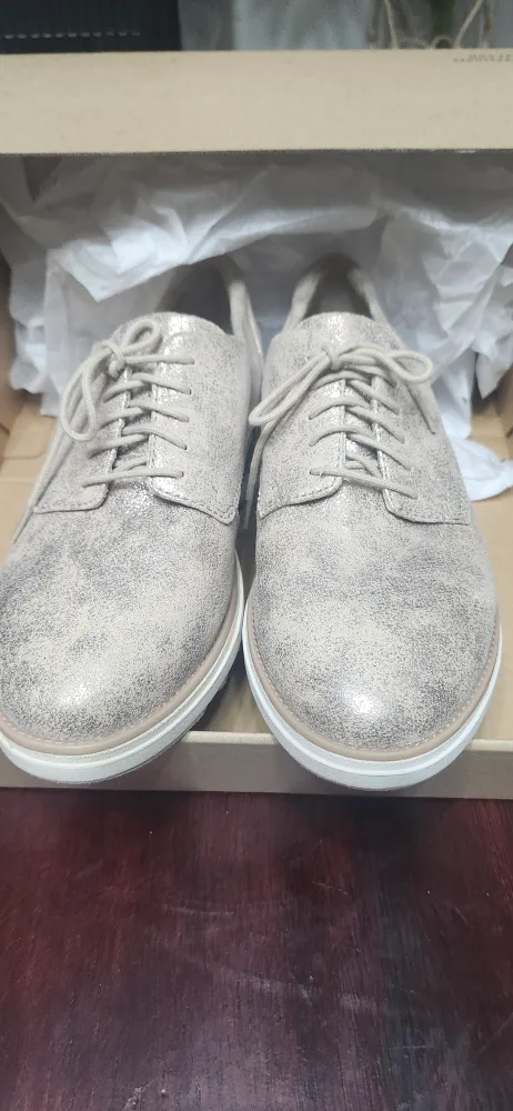 Clarks sparkling leather Taupe shoes Sz 9W image indicator(3)