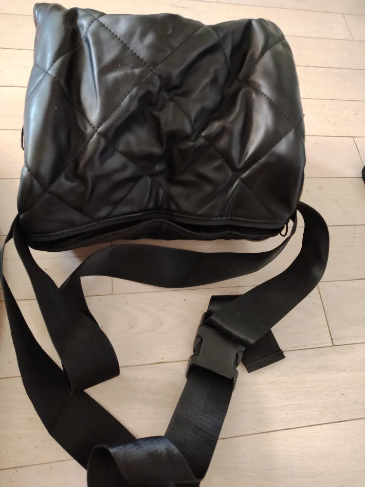 Black Quilted Sling Bag image indicator(6)