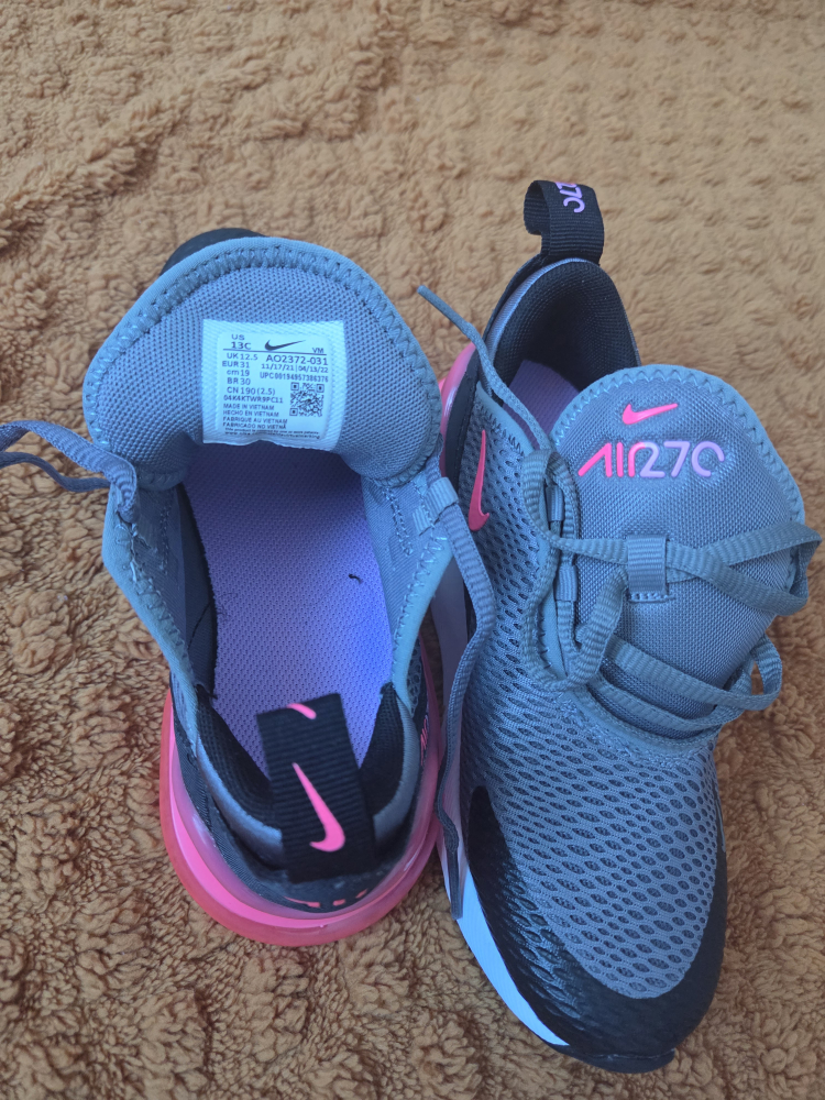 Nike Air Max 270 GS - Size US 13C - photo 2